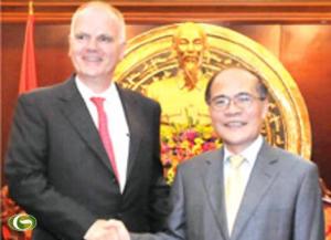 Chủ tịch Quốc hội Nguyễn Sinh Hùng tiếp Đại sứ, Trưởng phái đoàn EU tại Việt Nam  