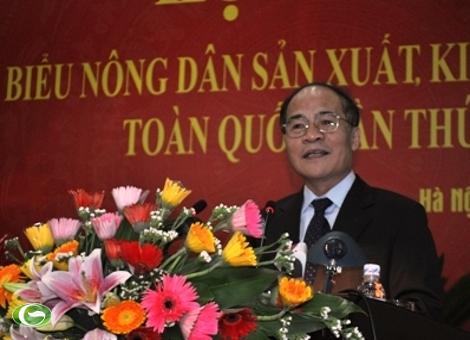 Đồng chí Nguyễn Sinh Hùng phát biểu tại Hội nghị  
