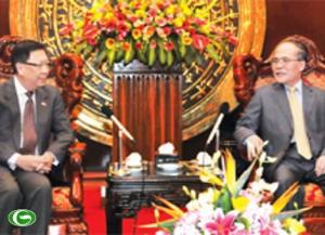 Chủ tịch QH Nguyễn Sinh Hùng tiếp Đại sứ Thái Lan Anuson Chinvano  